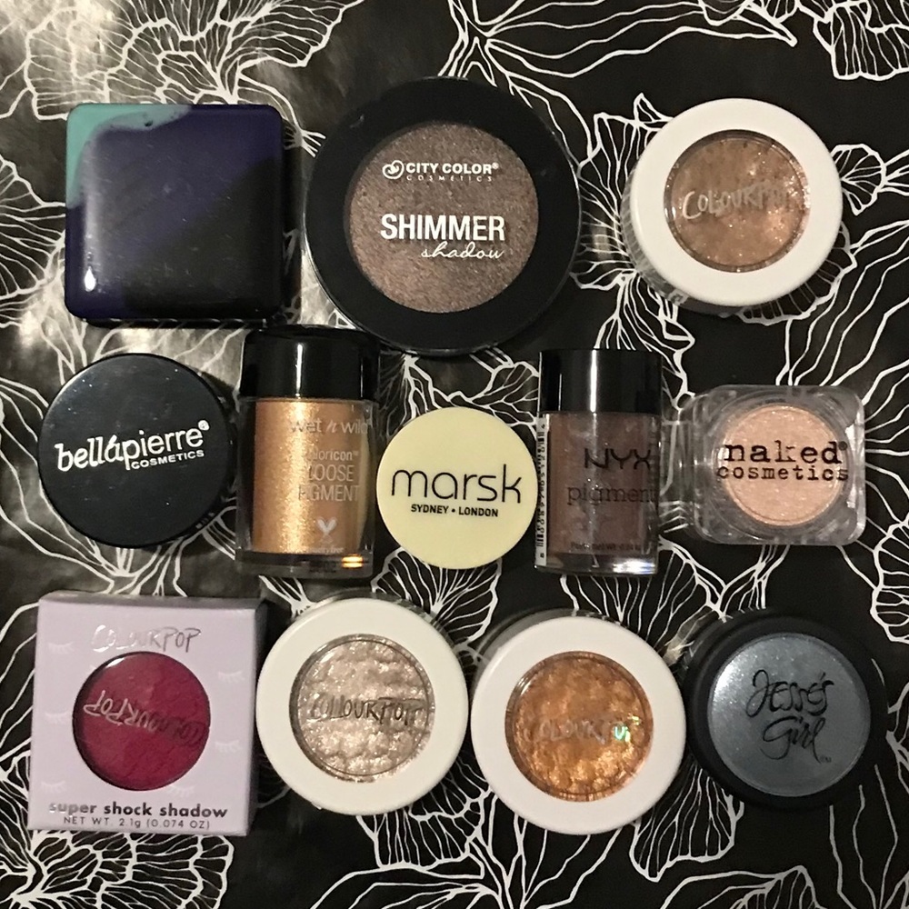 Lot of 12 eyeshadows/pigments/glitter